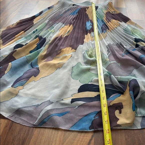Wilfred pleated skirt from Aritzia, featuring a watercolor-style iris print - Picture 10 of 12